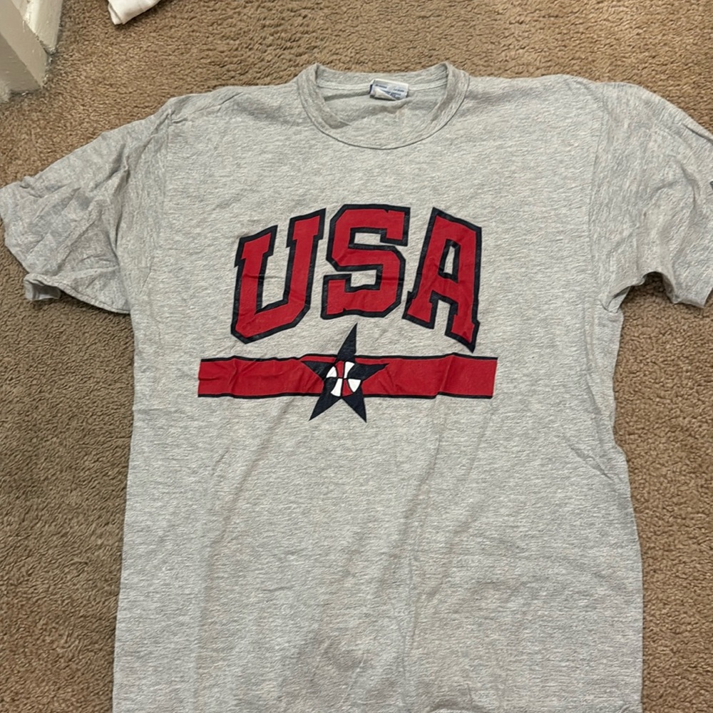 Vintage L Champion USA men’s basketball t shirt